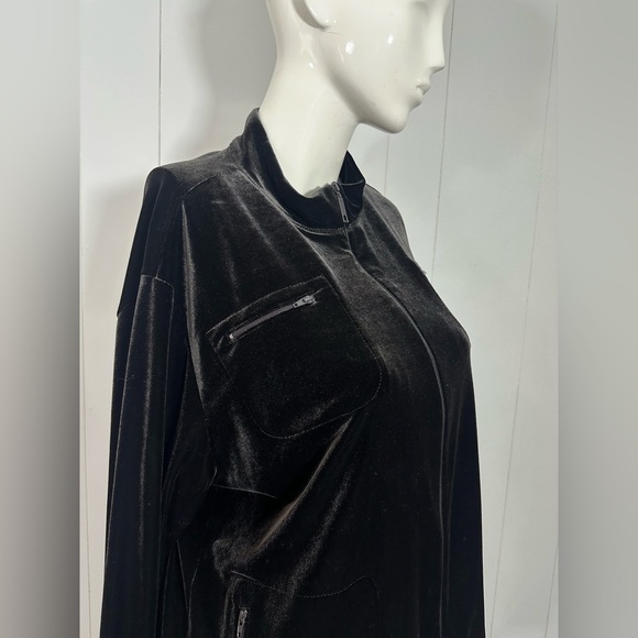 Chico's Black Velvet Jacket Classic Fit Zip Pockets Long Sleeve Sz 0 USA Small - Picture 5 of 10